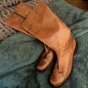 All leather beautiful flat cognac color boot made by Progetto.